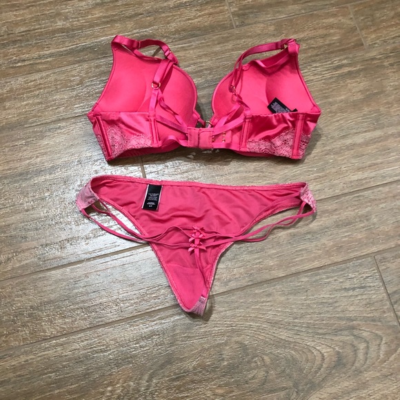 ❌ SOLD NWOT bombshell bra set - Picture 2 of 3